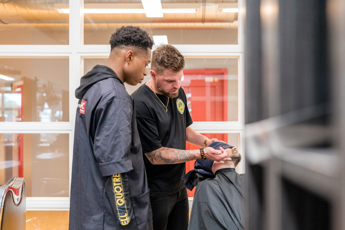 Haarstylist Heer Salonmanager Heer Student Muhammed Ndayisaba Drenthe College Iris Sijbom Fotografie 2023 IR106174