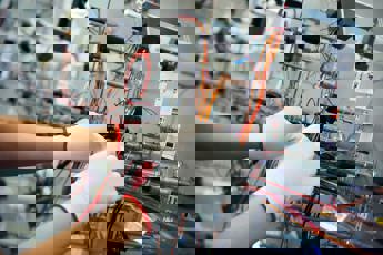 (3)monteur elektrotechnische industriële installaties en systemen DC