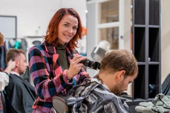 Haarstylist Salonmanager Heer, Iris Sijbom Fotografie 2022 (1)