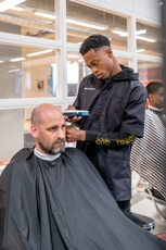 Haarstylist Heer Salonmanager Heer Student Muhammed Ndayisaba Drenthe College Iris Sijbom Fotografie 2023 IR106167