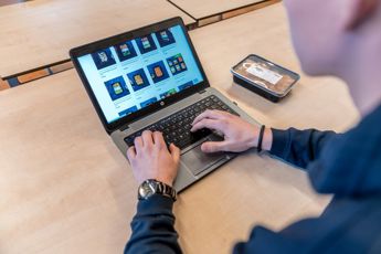 DC E Commerce Specialist Iris Sijbom Fotografie 2022 IR104328