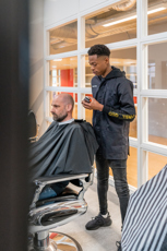 Haarstylist Heer Salonmanager Heer Student Muhammed Ndayisaba Drenthe College Iris Sijbom Fotografie 2023 IR106162