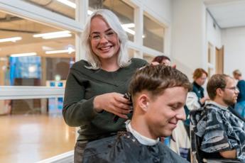 006 Haarstylist Salonmanager Heer Drenthe College Iris Sijbom Fotografie 2022 IR108827